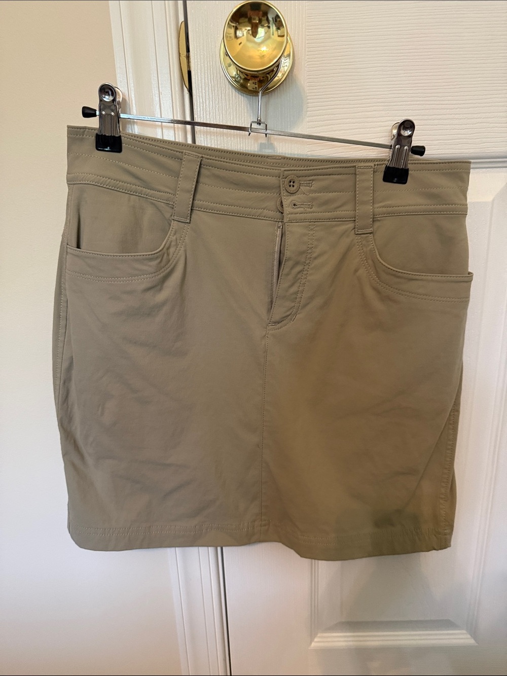 Eddie Bauer Casual Khaki Skort with Front Pockets